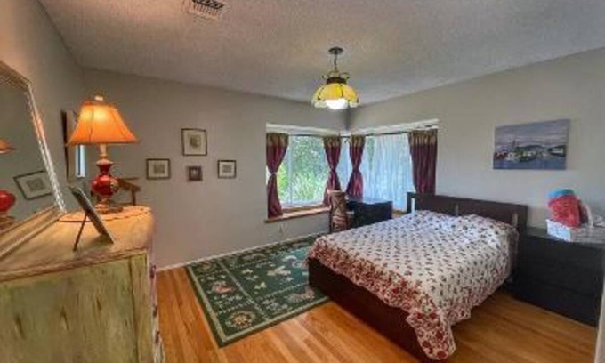 Greenbriar Resort | Private room ∙ 1 guest