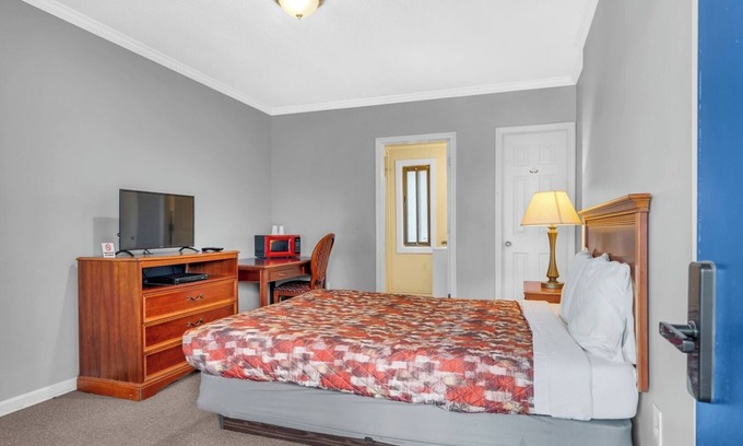 Riverview Apartment | Private Room and Bath | Brownstown Near Detroit
