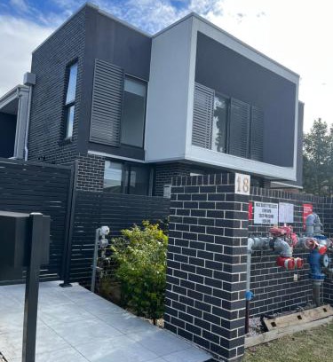 Girraween House | Private Room Available