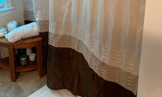 Milton House | Private room in a 2 bed 1 ba cape home with locks and tv