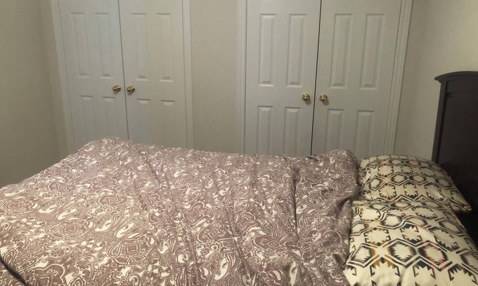 Meadowvale Village House | Private room in a Detached corner house