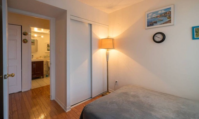 Willowdale Condo | Private Room in an Artsy Condo, North York Center