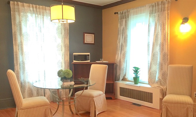 Midland House | PRIVATE ROOM IN HISTORIC HOUSE