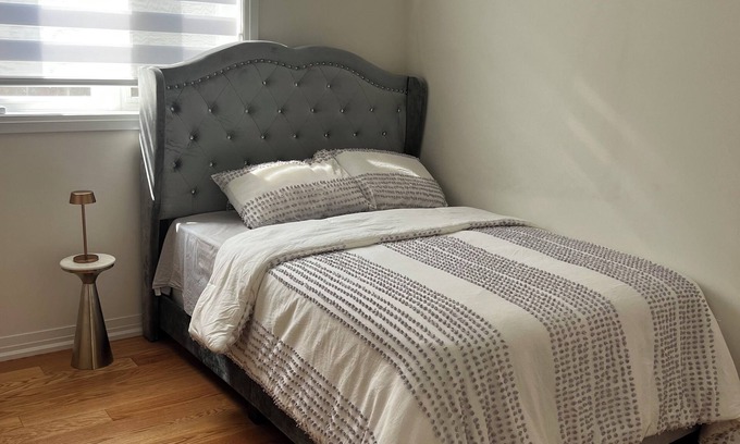 Balm Beach House | Private Room in Markham