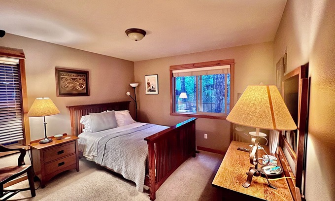 Southwest Bend House | Private Room in shared home next to the Deschutes River Trail
