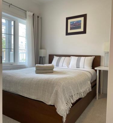 Stratford House | Private Room in Stratford Townhome