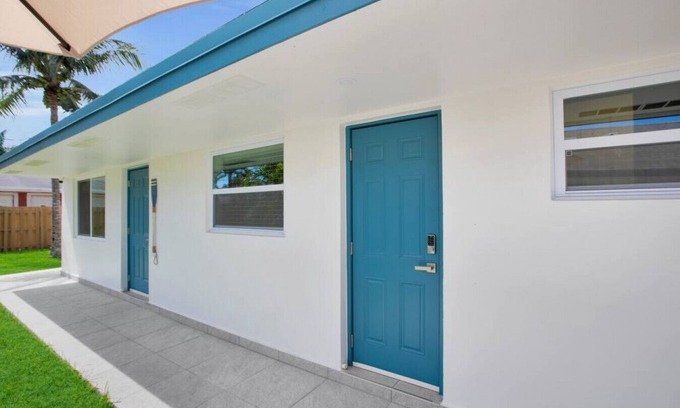 River Oaks Villa | Private room in Fort Lauderdale strategic location