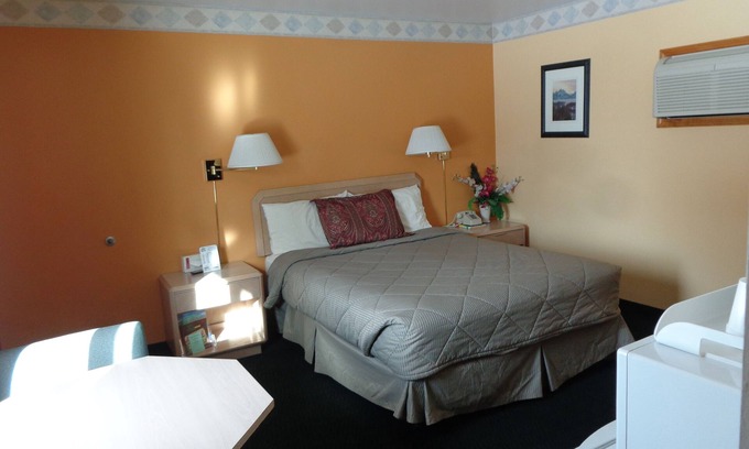 Gunnison Hotel | Private room near downtown