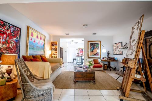 Buena Vista House | Private Rooms at Miami, Buena Vista with Parking