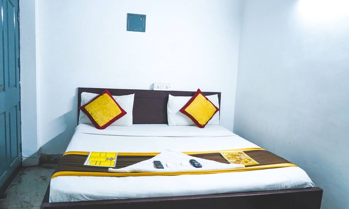 Hauz Khas Village Bed & Breakfast | PRIVATE ROOMS IN HAUZ KHAZ