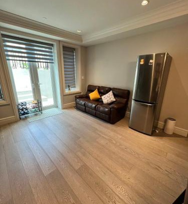 West Point Grey House | Private Rooms in Vancouver West