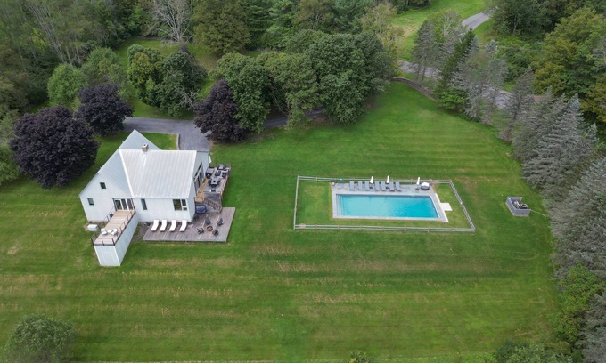 Roxbury House | Private Roxbury Estate - Heated Pool, Sauna, Steam shower, Kayak pond, Views!