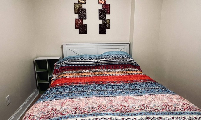 Cross Keys House | Private, safe, quiet, 2 bedrooms, spacious living room, kitchenette & study area