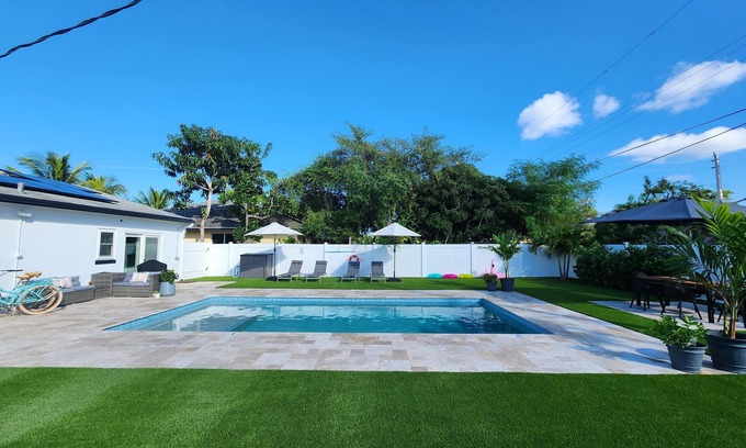 Boynton Beach House | Private saltwater pool, beach service perks, conveniently located! Dinner on us!