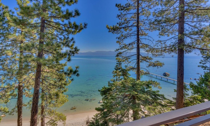 Tahoma House | PRIVATE SANDY BEACH! BUOY, SLEEPS 16.