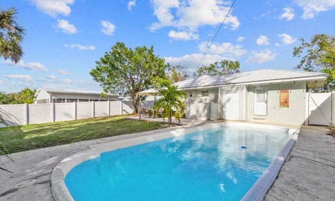 Whitfield House | Private Sarasota Pool Home. Close to Beaches. Fenced Yard. Pet Friendly