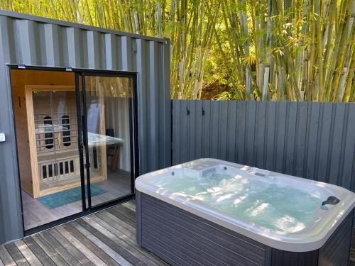 Currumbin Valley Bed & Breakfast | Private sauna and spa deep in Currumbin Valley