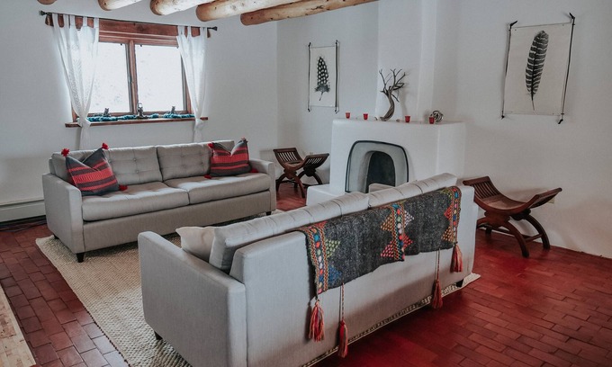 Taos House | Private + Scenic Adobe Gem Perfect Location for Ski + Town