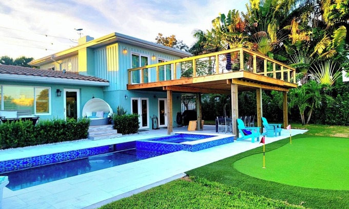 Poinsettia Heights House | Private sleeps 10, 4 Bdrm, Pool w Spa, yard games