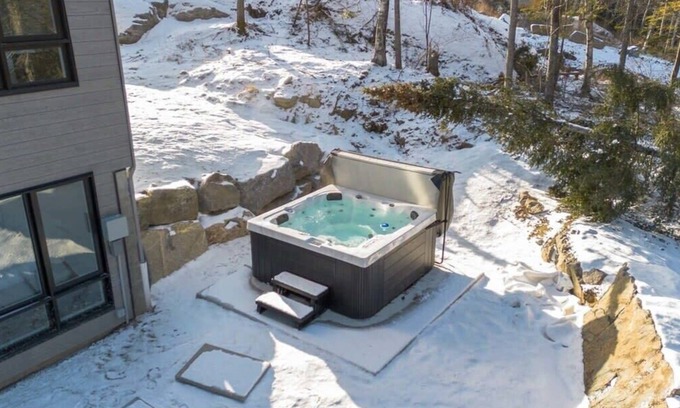 Argenteuil Regional County Municipality Ski Chalet | Private SPA & Sauna | Hiking | Skiing | Perchë