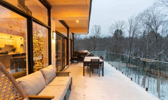 Argenteuil Regional County Municipality Ski Chalet | Private Spa| Hiking |Skiing | By the river| RuissÖ