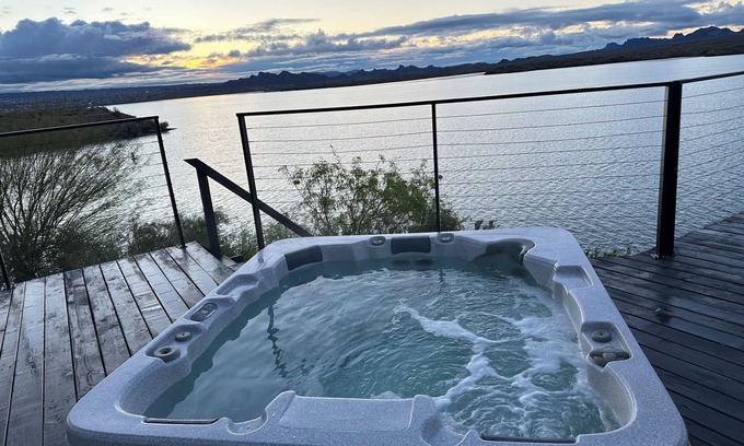 Lake Havasu City Resort | Private Spa On Water, King Bed, private steps to water