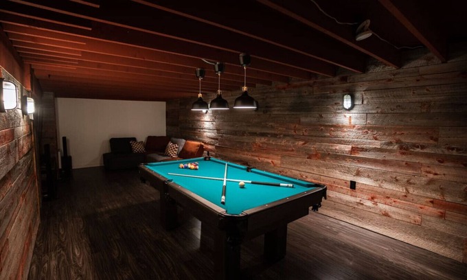 Lac Superieur Village Ski Chalet | Private SPA/Scrabble