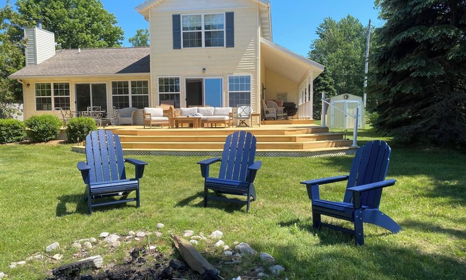 Arcadia House | Private, spacious lake house 3BR 2.5 bath, amazing sunsets, NEW listing!