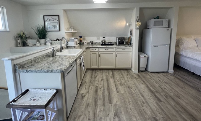 Carson City Apartment | Private studio, King bed, EV charger