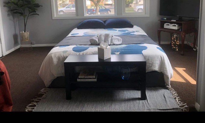 Aurora House | Private Studio Near Fox River! Casino! & Downtown!