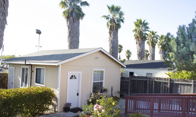 East Richmond House | Private stylish cottage in Richmond Heights