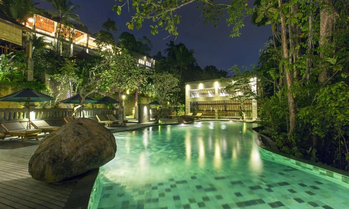 Sambahan Boat Rental | Private suite in Ubud, sleeps 2 people, surrounded by lush green surroundings