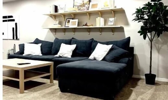 Sandy House | Private Suite - Private Entrance - Pets Allowedn