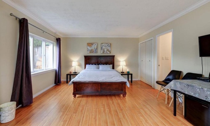 Seafair House | Private Suite with Separated Entrance Monica's Home