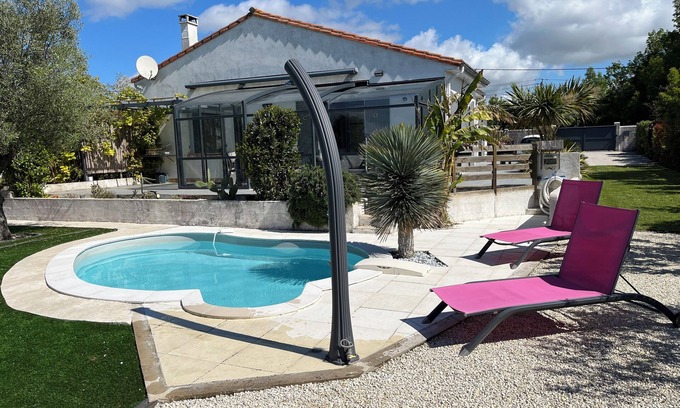 Meschers-sur-Gironde Villa | Private swimming pool, private pétanque court. Fully enclosed grounds.