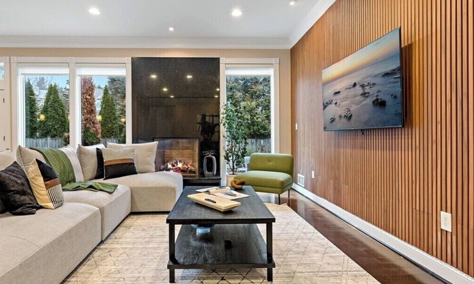McLean House | Private Theatre | 6 bedrooms | Yoga Room | Luxury