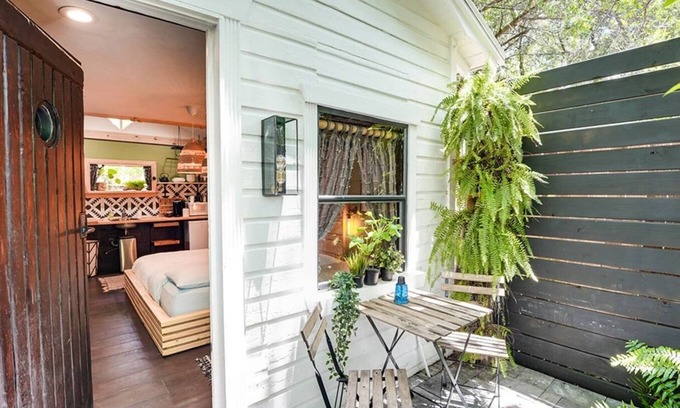 Bearss Plaza Apartment | Private Tiny Home Retreat | WiFi-Smart TV