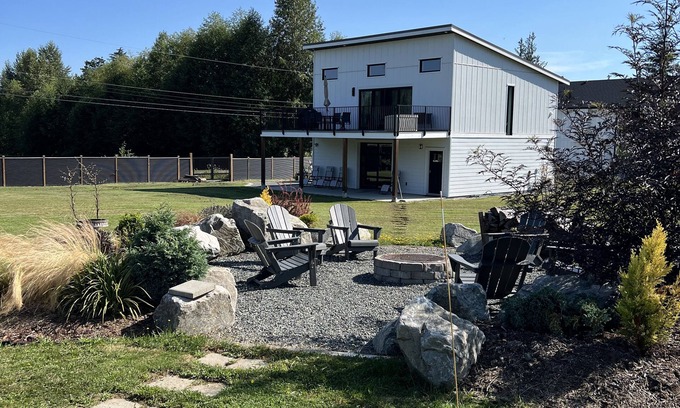 Courtenay Apartment | Private two bedroom carriage house, Royston, Courtenay BC