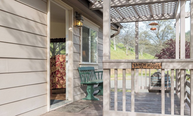 Ahwahnee Cottage | Private Two-Bedroom Cottage with Kitchen: Your Vacation Home near Yosemite
