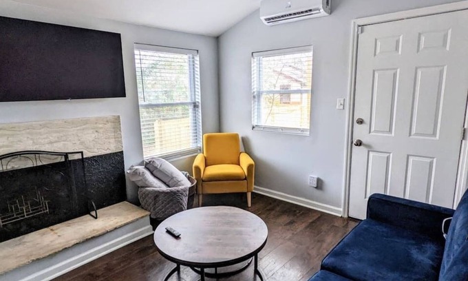 North Charleston House | Private Unit In Charleston's Black House