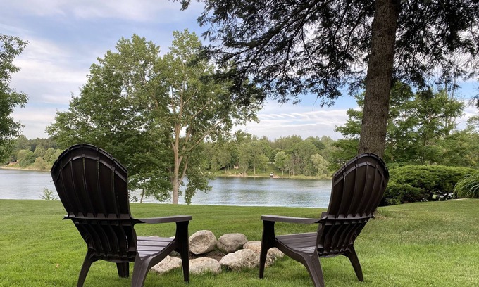 Mapleton Cottage | Private Upper Lakehouse/Cottage on Conestogo Lake
