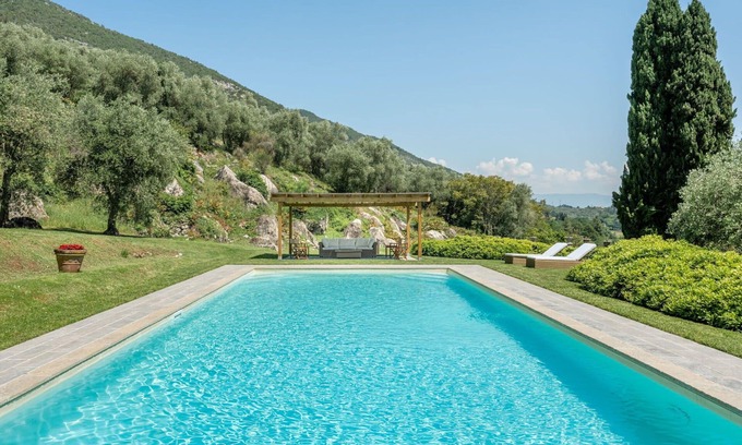 San Lorenzo a Vaccoli Villa | Private Villa with A/C, WIFI, private pool, TV, patio, panoramic view, parking, close to Lucca