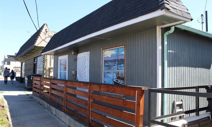 North Park House | Private Vacation Home In San Diego With Kitchen, Security/Safety, Child Friendly