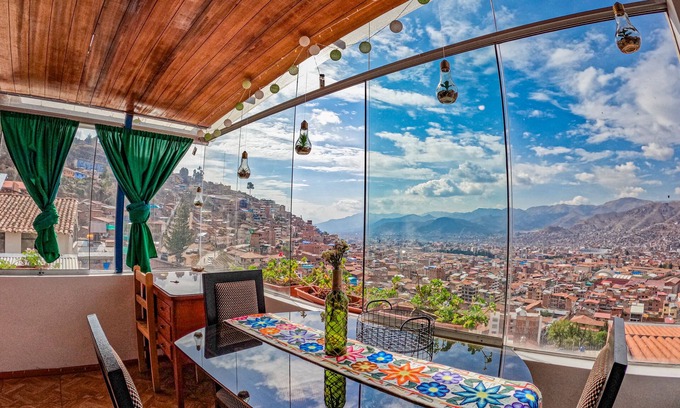 Cusco Historic Center Villa | Private Villa: 28 guests, 14 Beds, 9 BR, 6 BTR, Amazing views 13-min center walk