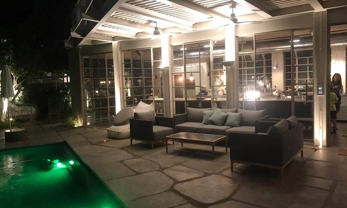 Ramat Hasharon House | private villa house . nice garden , pool in the city , quite/