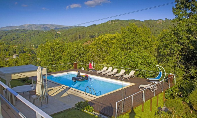 Vieira do Minho Villa | Private villa deluxe with pool and jacuzzi