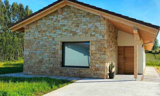 Villaviciosa House | Private villa: spaciousness and brightness in the middle of nature