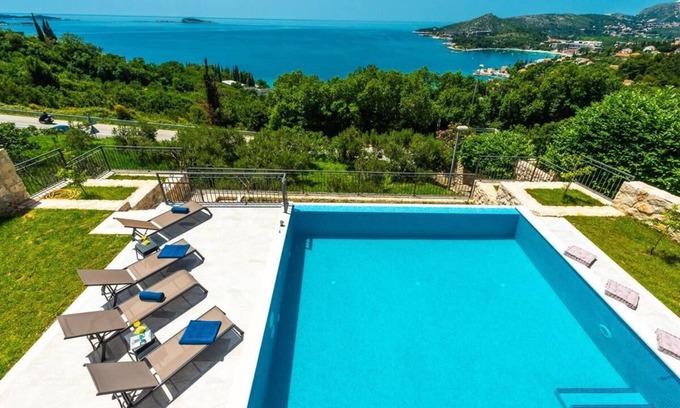 Srebreno Villa | Private villa with swimming pool