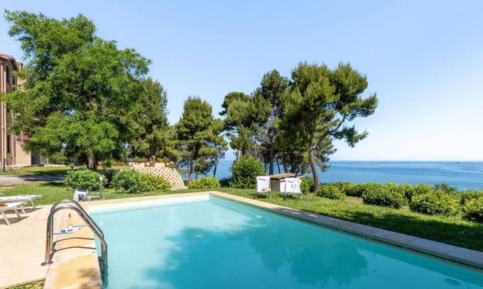 Palombina Nuova Villa | Private Villa with A/C, WIFI, private pool, TV, terrace, pets allowed, panoramic view, parking