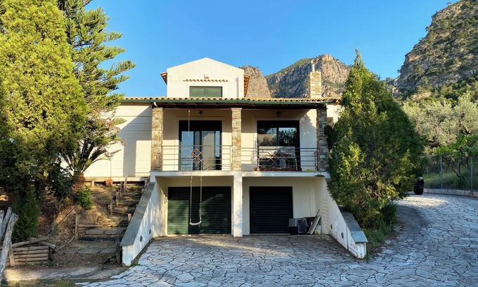 Zakhloritika Villa | Private Villa with Amazing View,nClose to both Mountain and Sea!